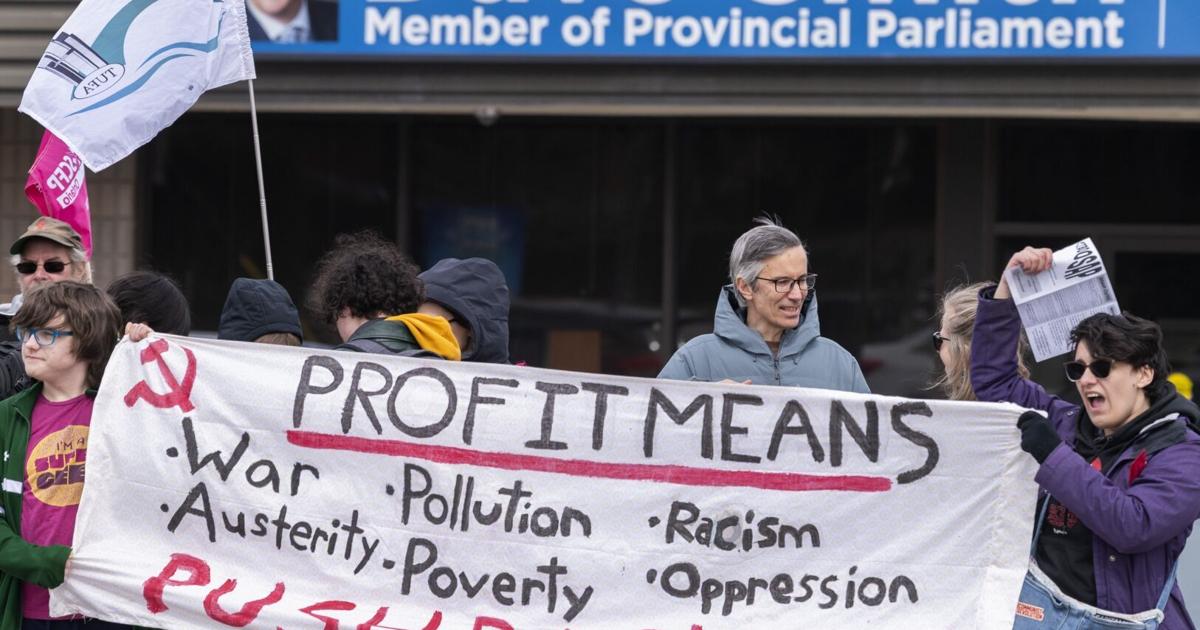 Osap Rally TCSA organizes OSAP rally outside MPP Dave Smith’s office