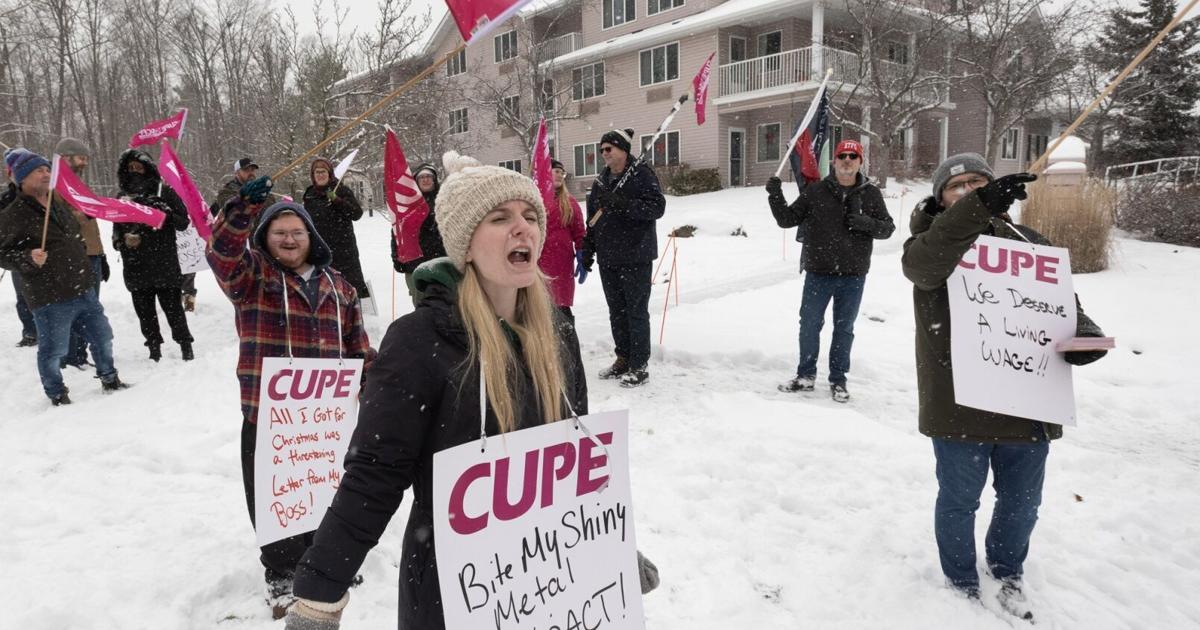 Cupe Alberta Rally CUPE holds solidarity rally for Sherbrooke Heights workers