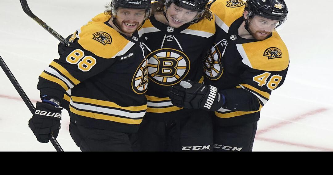 NHL parlay picks for Day 1 of the playoffs Bet on Bruins, Maple Leafs