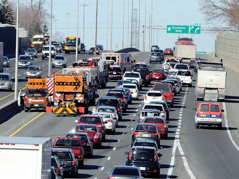 Multivehicle accident on Hwy. 401 in Oshawa at Simcoe causing traffic