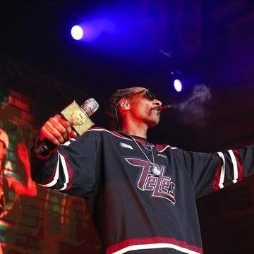 Three Years Ago: Snoop Dogg Lit Up the Peterborough Memorial Centre —  PtboCanada