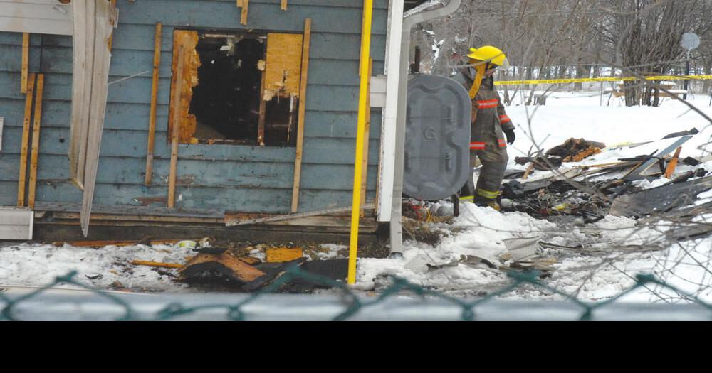 Fire rips through home VIDEO