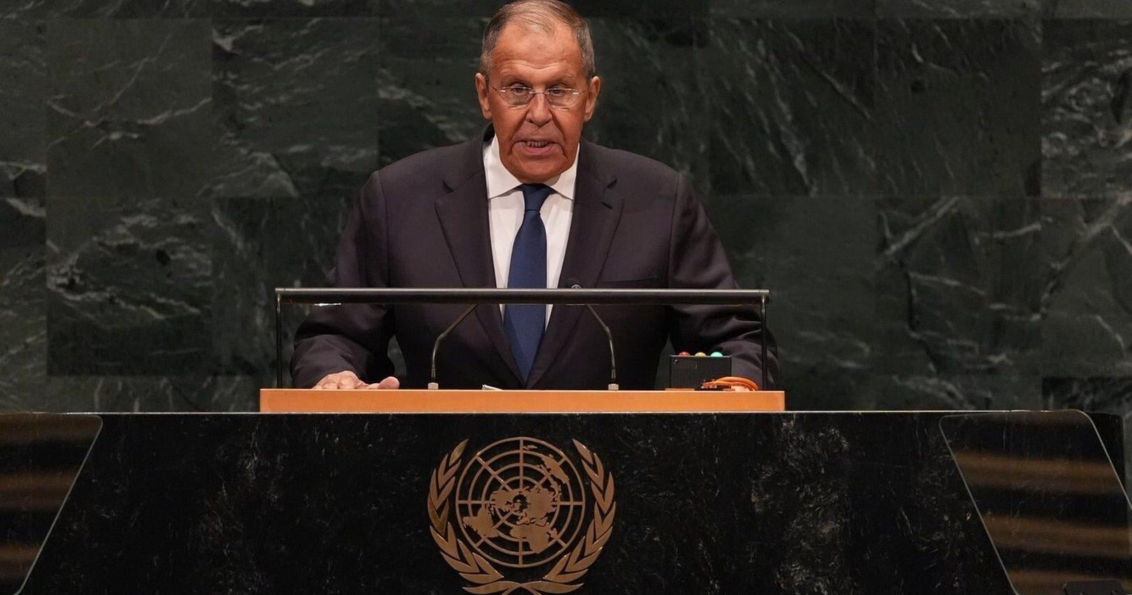 Russia top diplomat rejects German calls to ease off its dangerou escalation toward the country