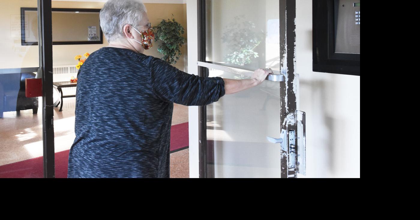 Landlords can be fined if tenants refuse to wear masks in apartment