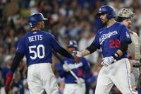 Luis Castillo stars as Mariners beat Royals 3-2 to grab sole possession of  AL West lead