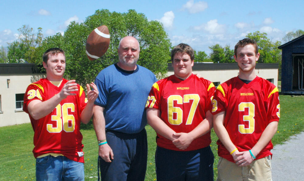 Three Bulldogs head east