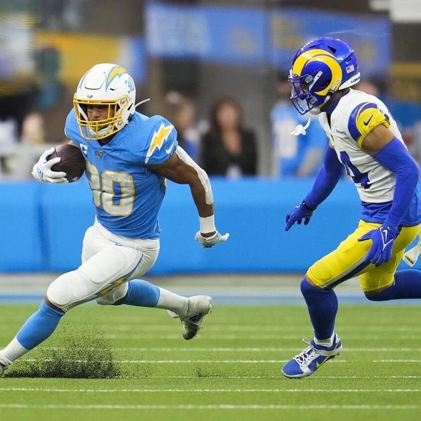 Ekeler has 2 TDs, reaches 100 catches as Chargers rout Rams