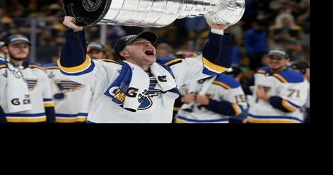 Blues' Vince Dunn celebrates Stanley Cup victory with hometown fans in  Lindsay - Peterborough