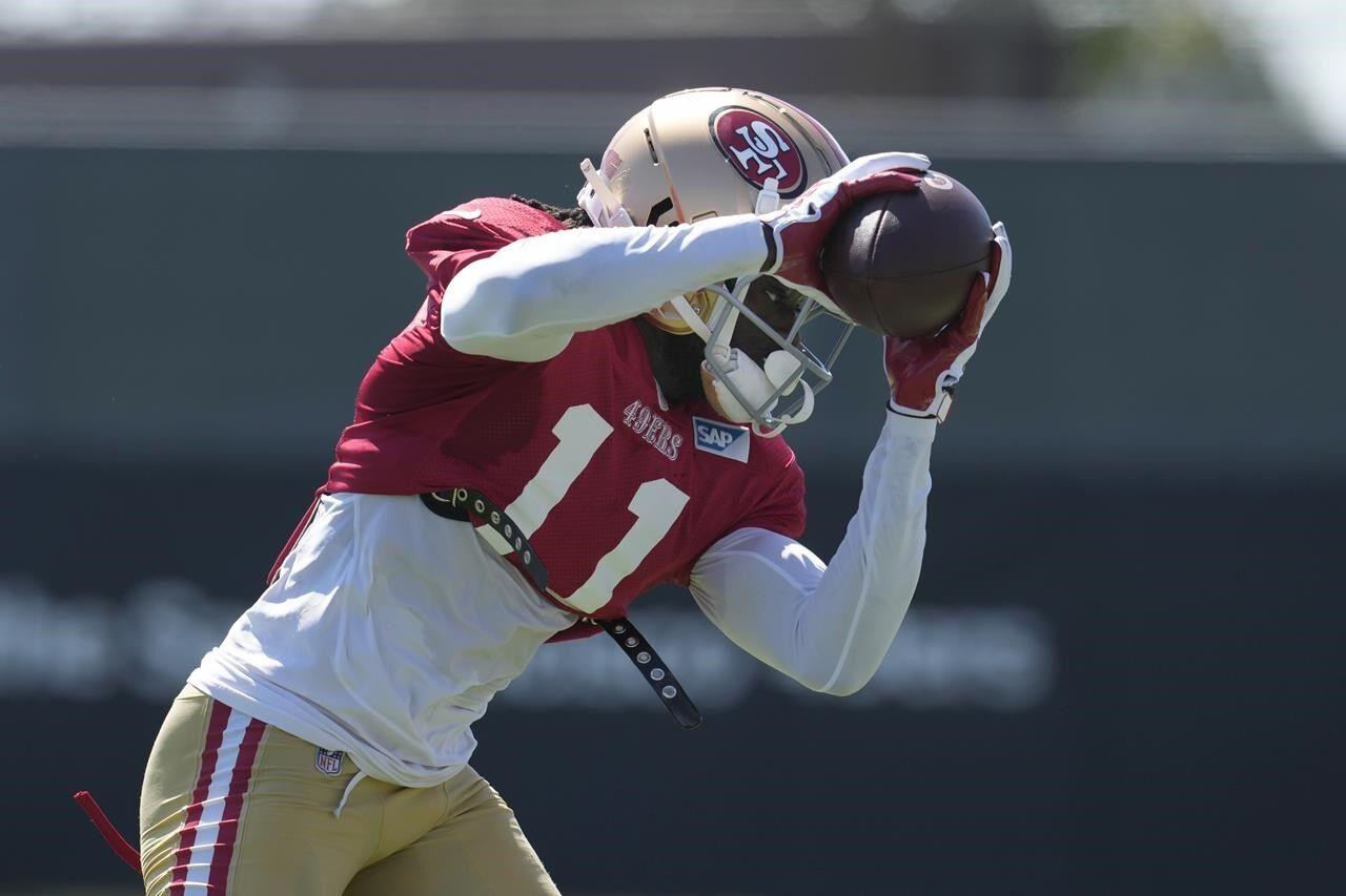 49ers lose star WR Deebo Samuel to left ankle injury