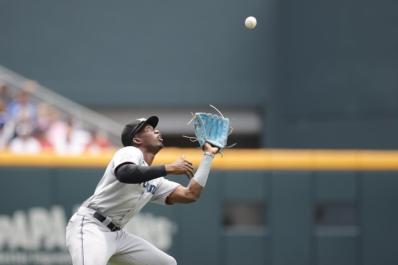 Albies drives in winning run in 9th as Braves beat Dodgers 4-3