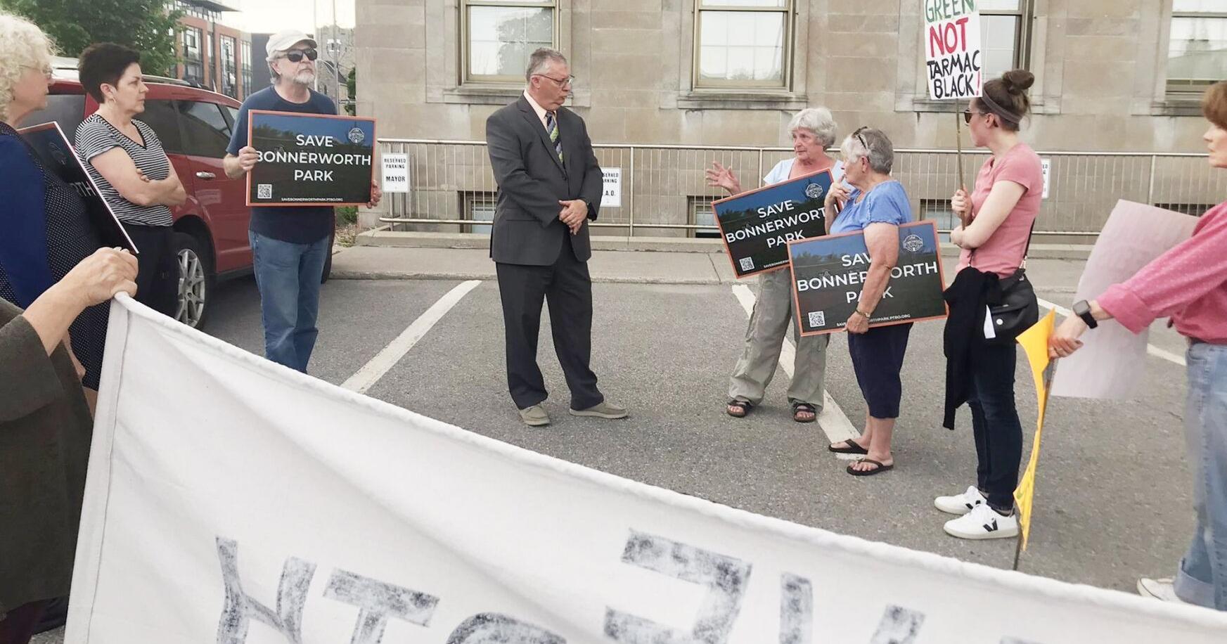 Pickleball courts in Peterborough park still controversial - Vimarsana News