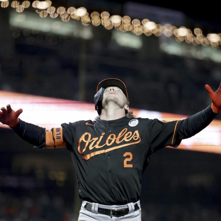 Giants' shortstop Brandon Crawford rallies after devastation