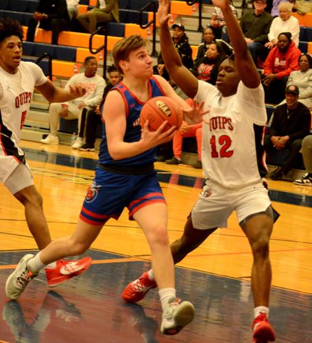 Owen Koleno to the hoop