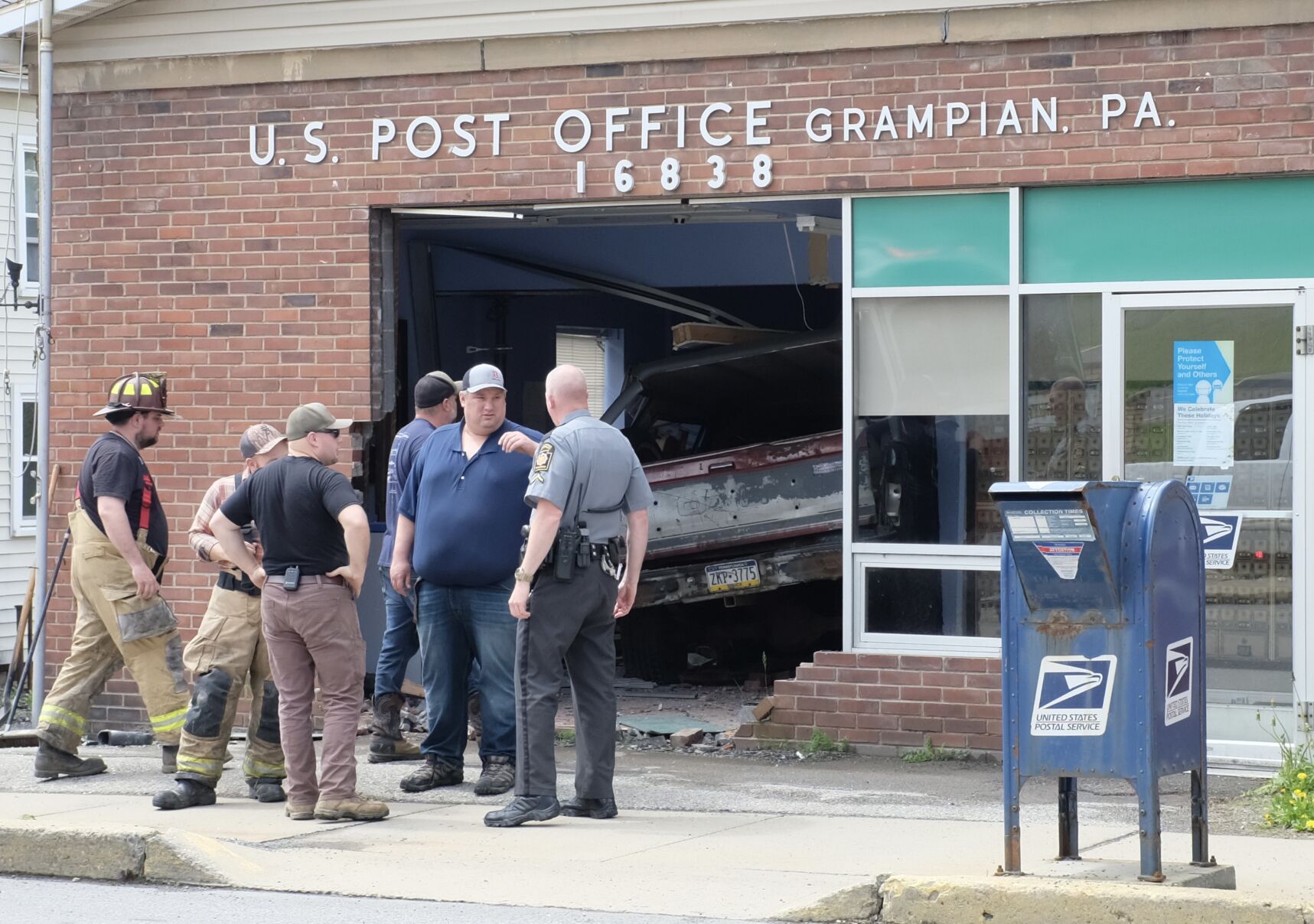 Grampian Post Office closed for repairs after Saturday truck crash