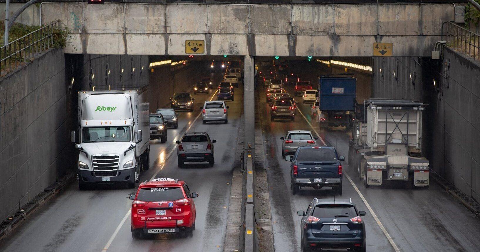 B . C . terminates agreement with Fraser River tunnel contractor , retendering job
