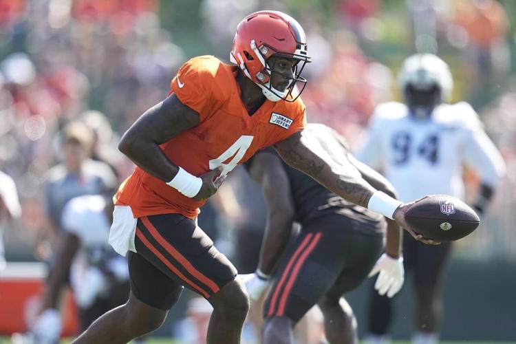 Deshaun Watson runs for TD, Browns bottle up Joe Burrow in 24-3 win over  Bengals in season opener