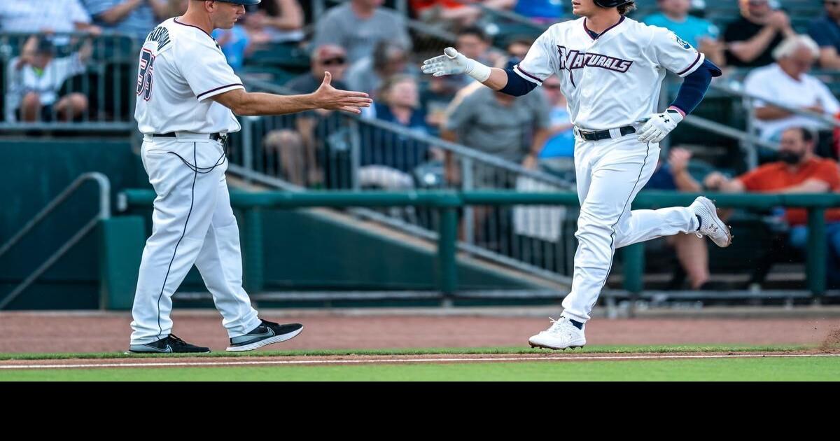 Injured Angels star Mike Trout accompanies team on final road trip