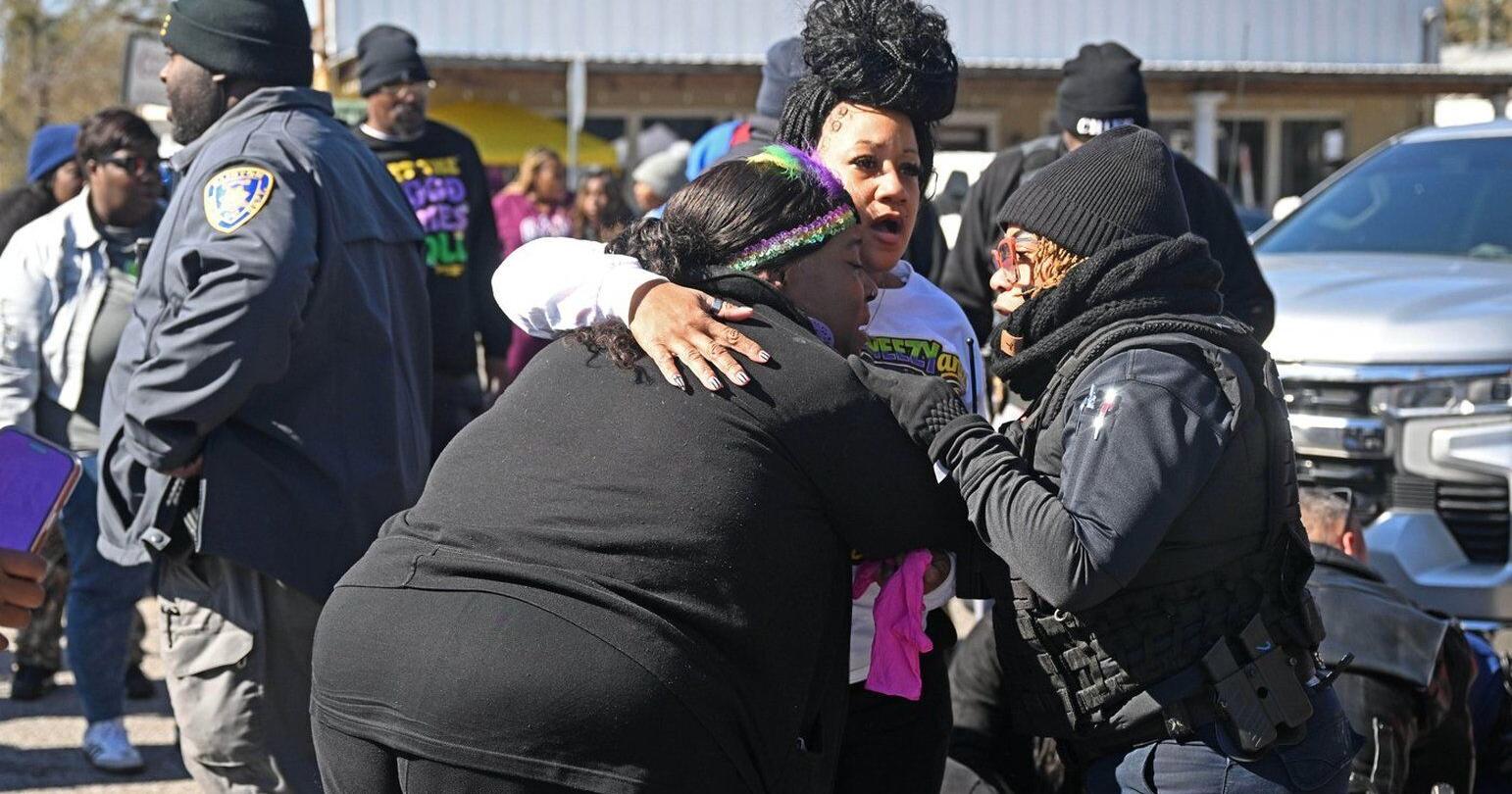 Teenagers charged in Louisiana parade shootings that injured child , 4 others