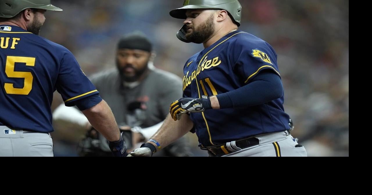 Rowdy Tellez homers twice, Christian Yelich once as Brewers rout Padres