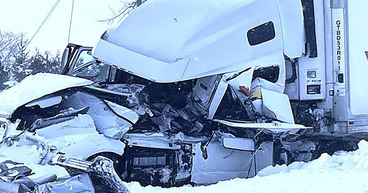 2 injured after transports collide into previous crash