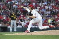 Woodford, Cards' pen shut down Pirates in win