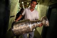 Brett Leonhardt makes massive margarita in Stanley Cup