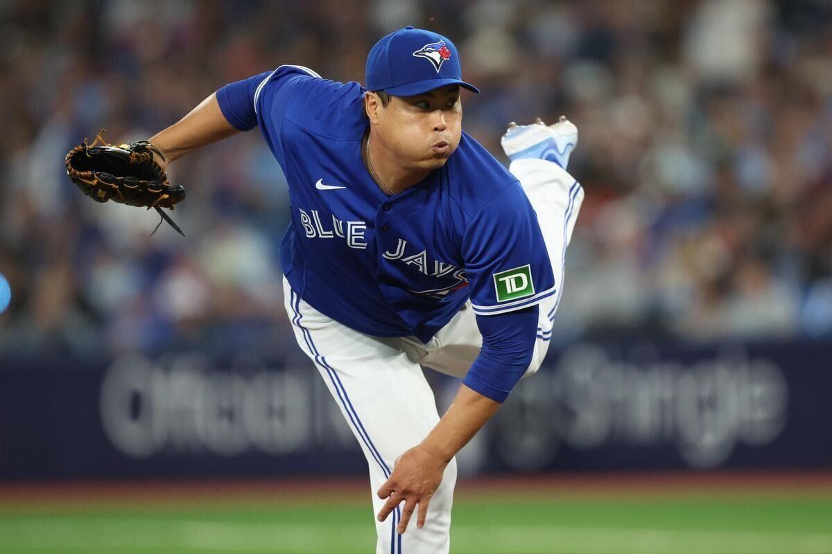 Toronto's Korean community excited after Blue Jays sign star pitcher Hyun-Jin  Ryu