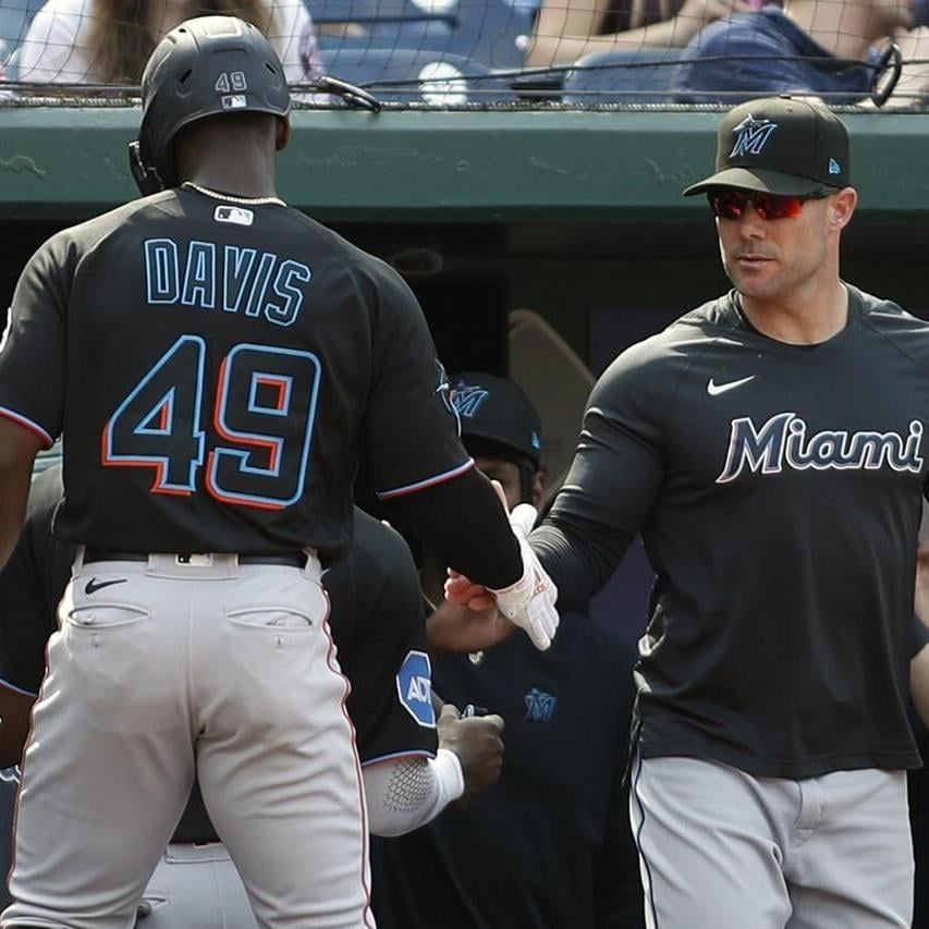 Bryan De La Cruz hits 2-run homer in 8th in Marlins' 6-3 victory