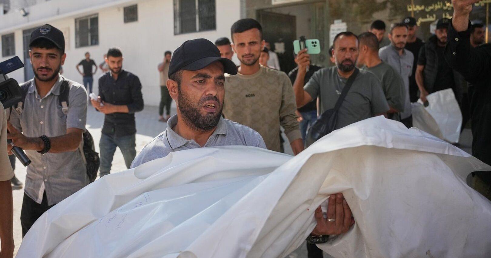 An Israeli strike hits a Gaza City apartment , killing 2 children , Palestinian health officials say