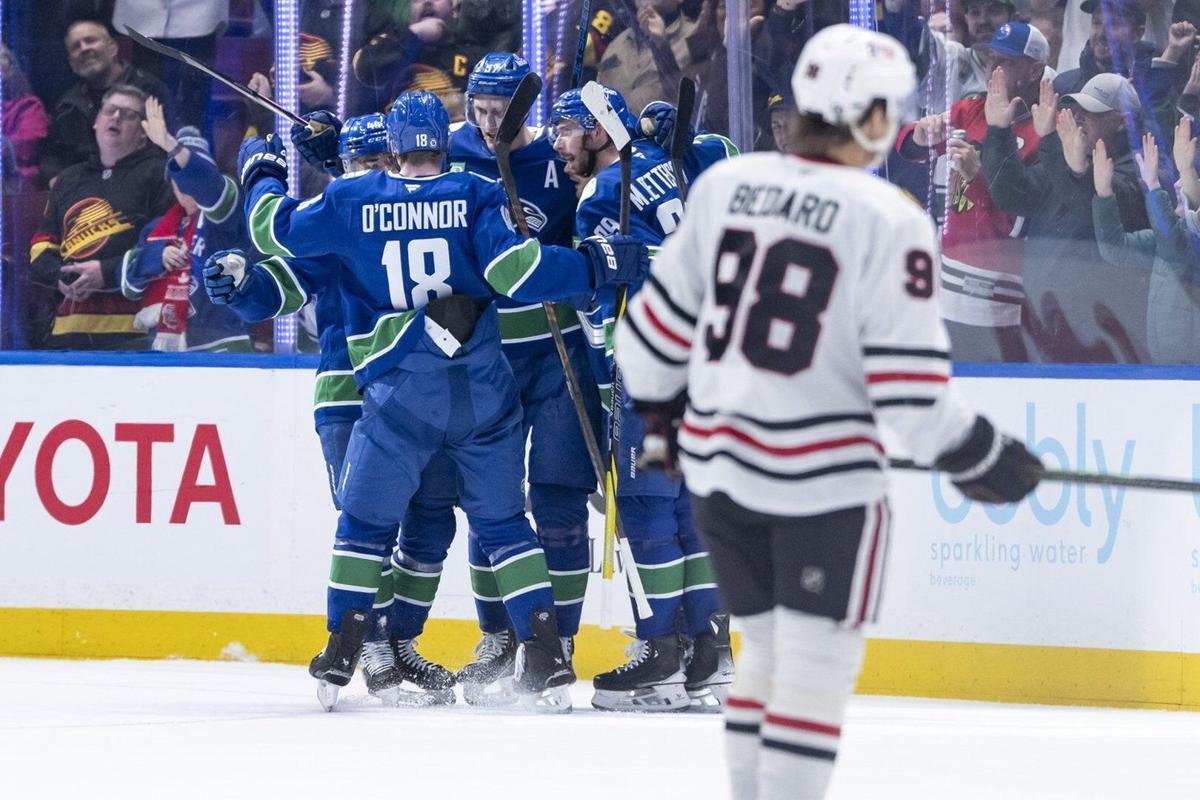 Elias Pettersson scores, Vancouver Canucks dismantle Chicago Blackhawks 6-2