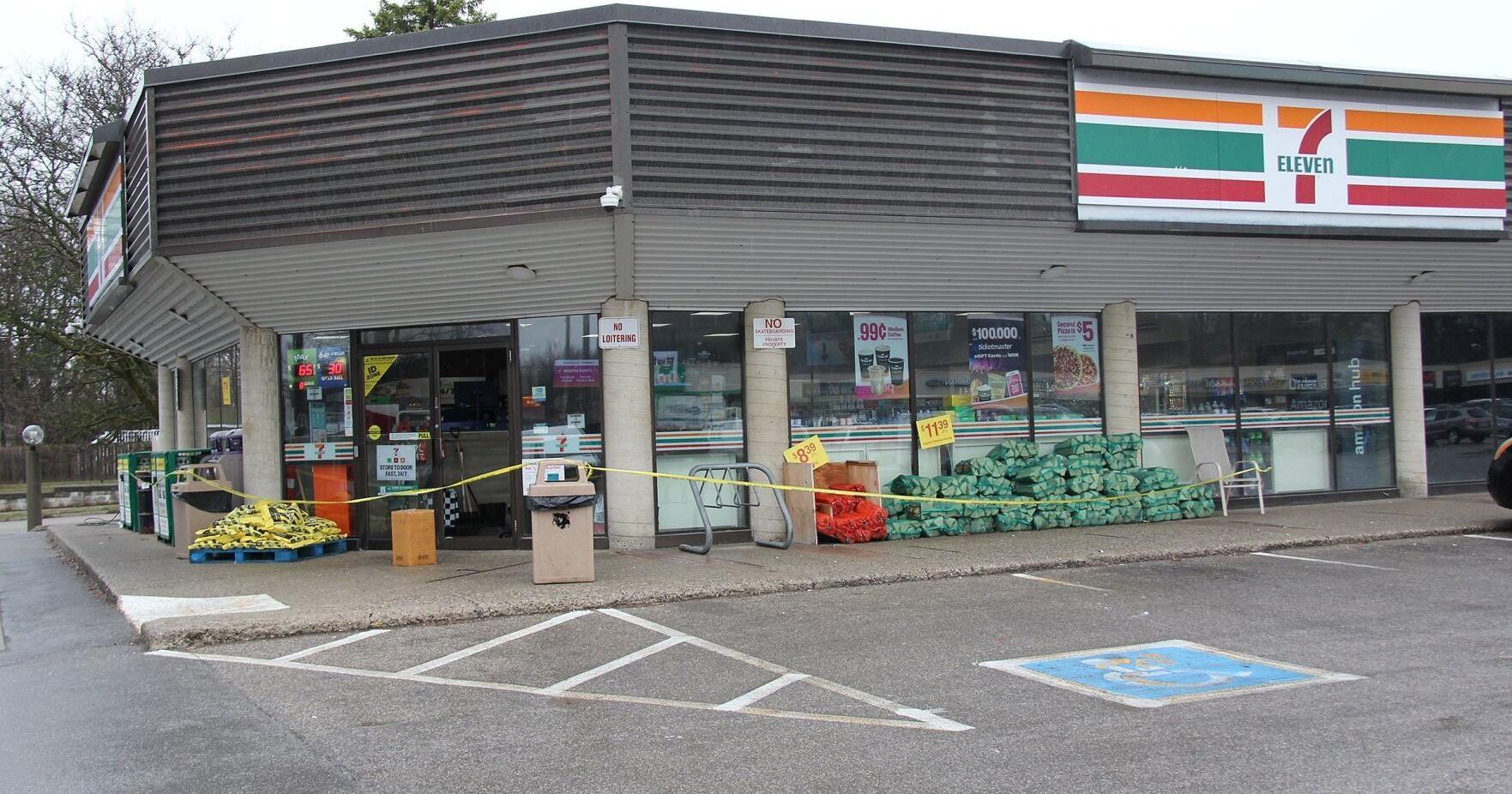 Guelph 7-Eleven temporarily closed after reported robbery - Vimarsana News