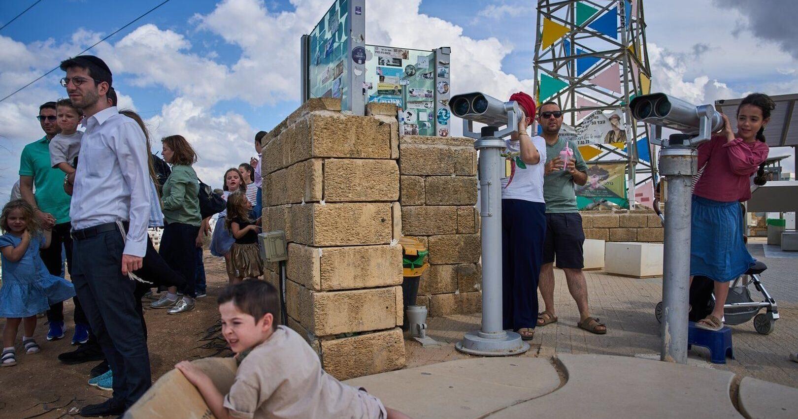 Israelis scarred by Oct . 7 struggle to see Gaza as anything other than a threat