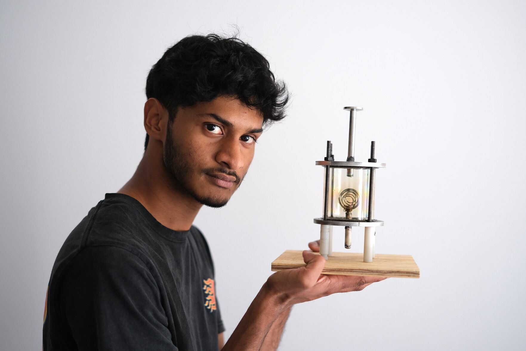Student builds small nuclear reactor in bedroom using AI