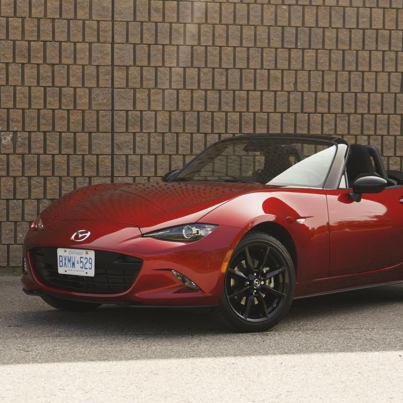  Mazda MX-5 brinda placer de conducir
