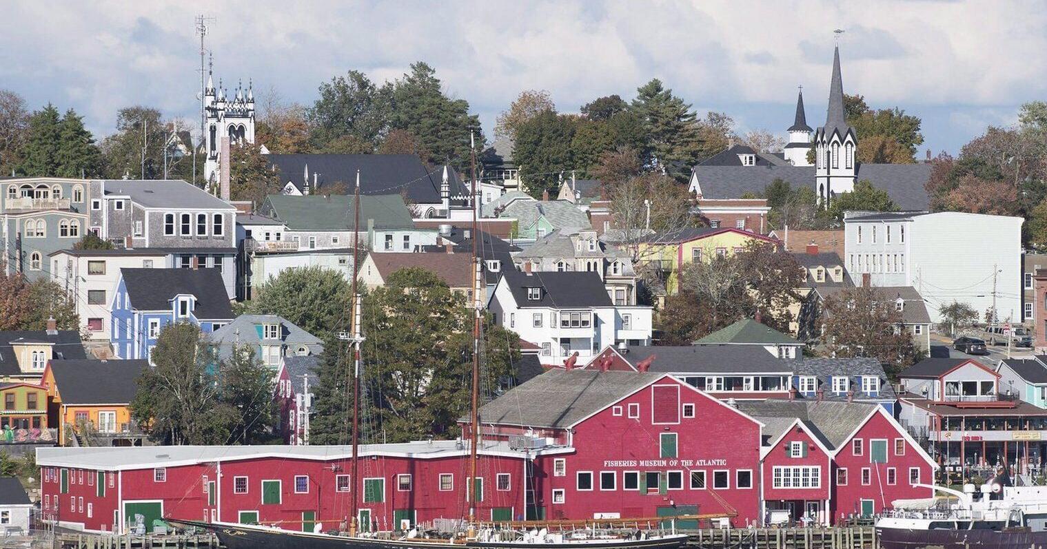 Mayor of Lunenburg , N . S ., banned from taxi service after alleged late - night fracas