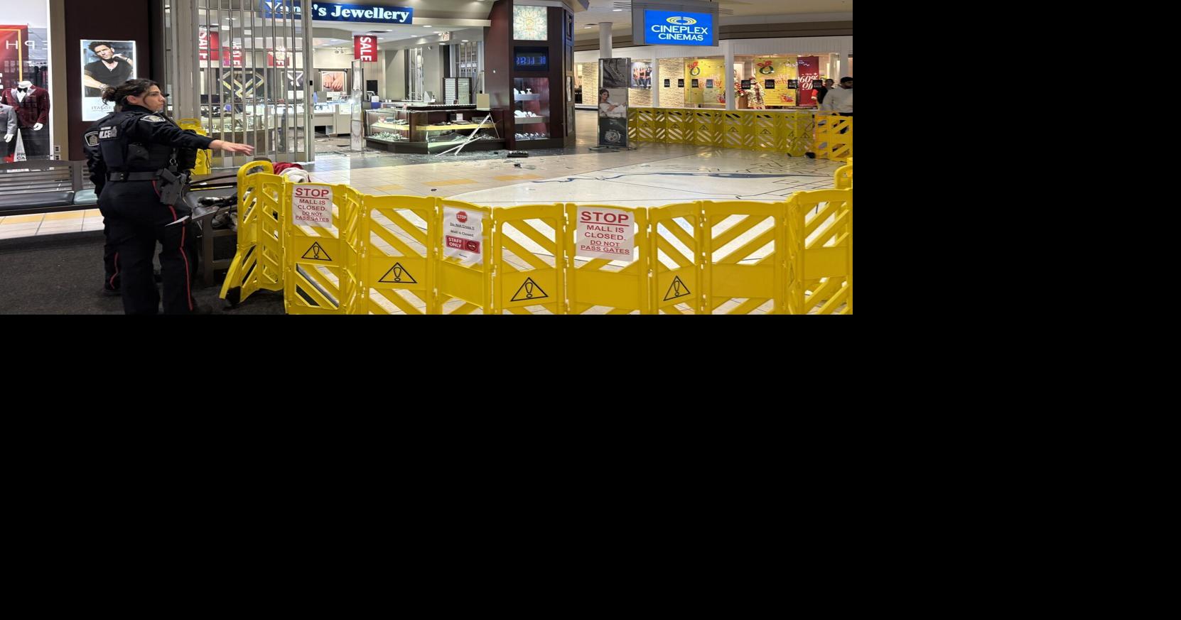 Five young people from Toronto — four of them teens — were arrested after an armed smash-and-grab robbery at a Cambridge Centre jewelry store.