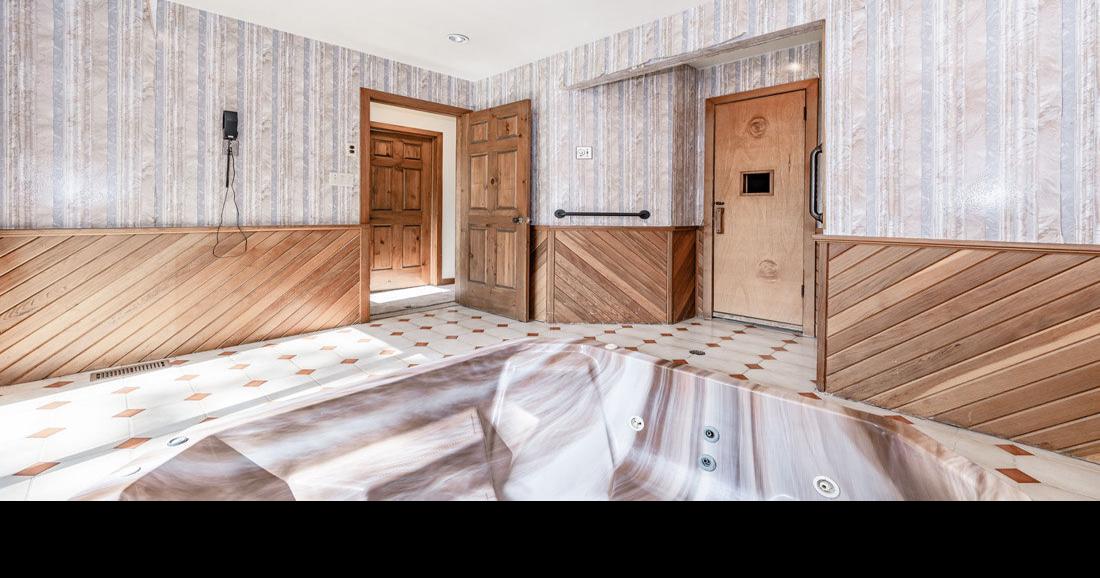 Waterfront home offers unparalleled views of Puslinch Lake