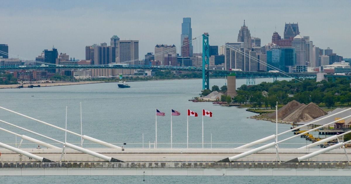 Who will pay for the new U.S. bridge crossing?