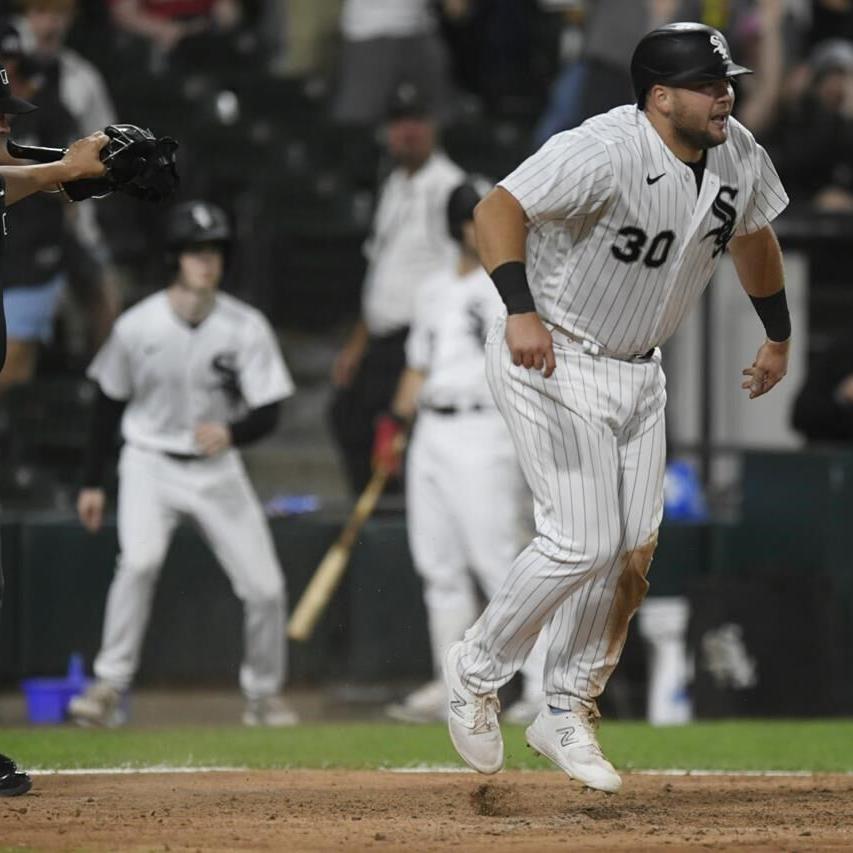 White Sox score seven in ninth to stun Rays, end 10-game slide