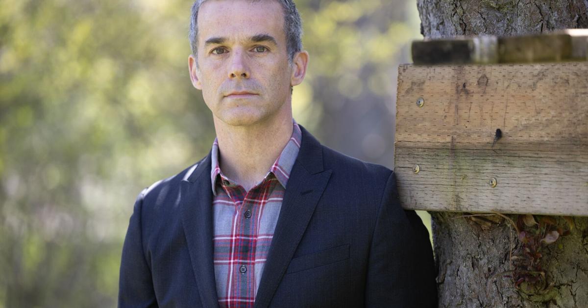 ‘Reckless’ school boards jeopardize learning by letting students use AI, professor warns