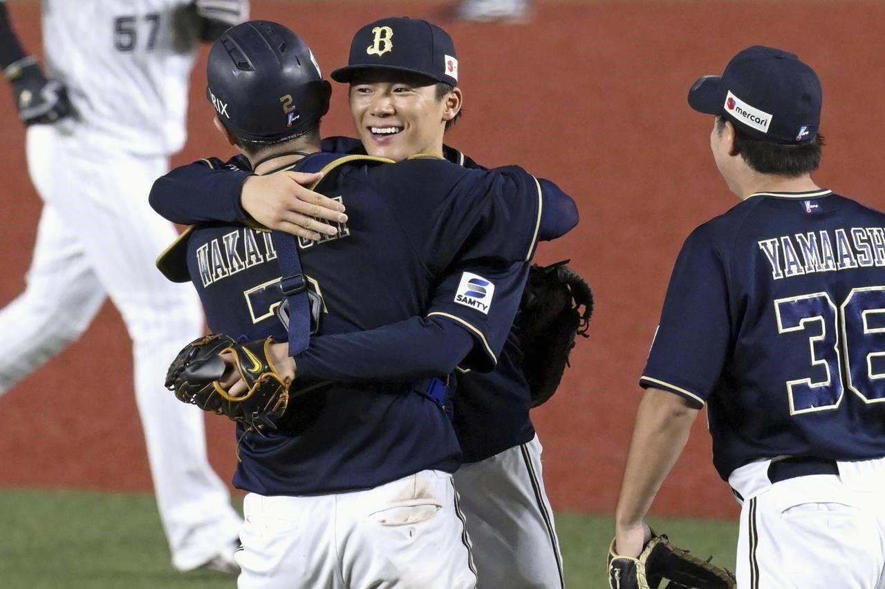 Iwakuma No-Hitter Celebration, by Mariners PR