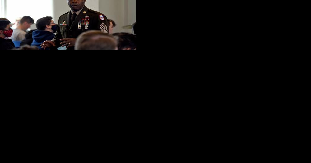 Senior enlisted Soldier talks cyber with students - Vimarsana News