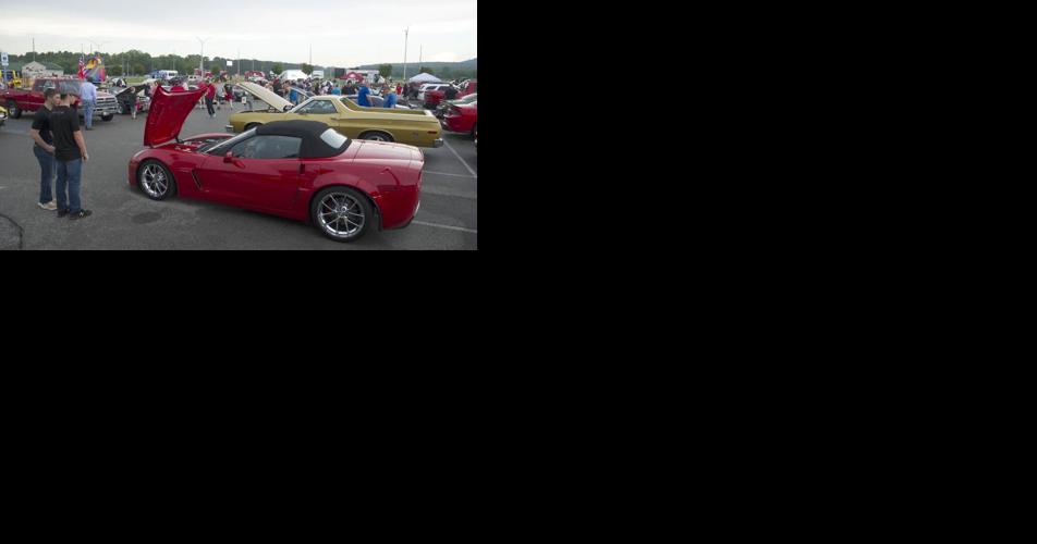 Car show registration rolls up - Vimarsana News