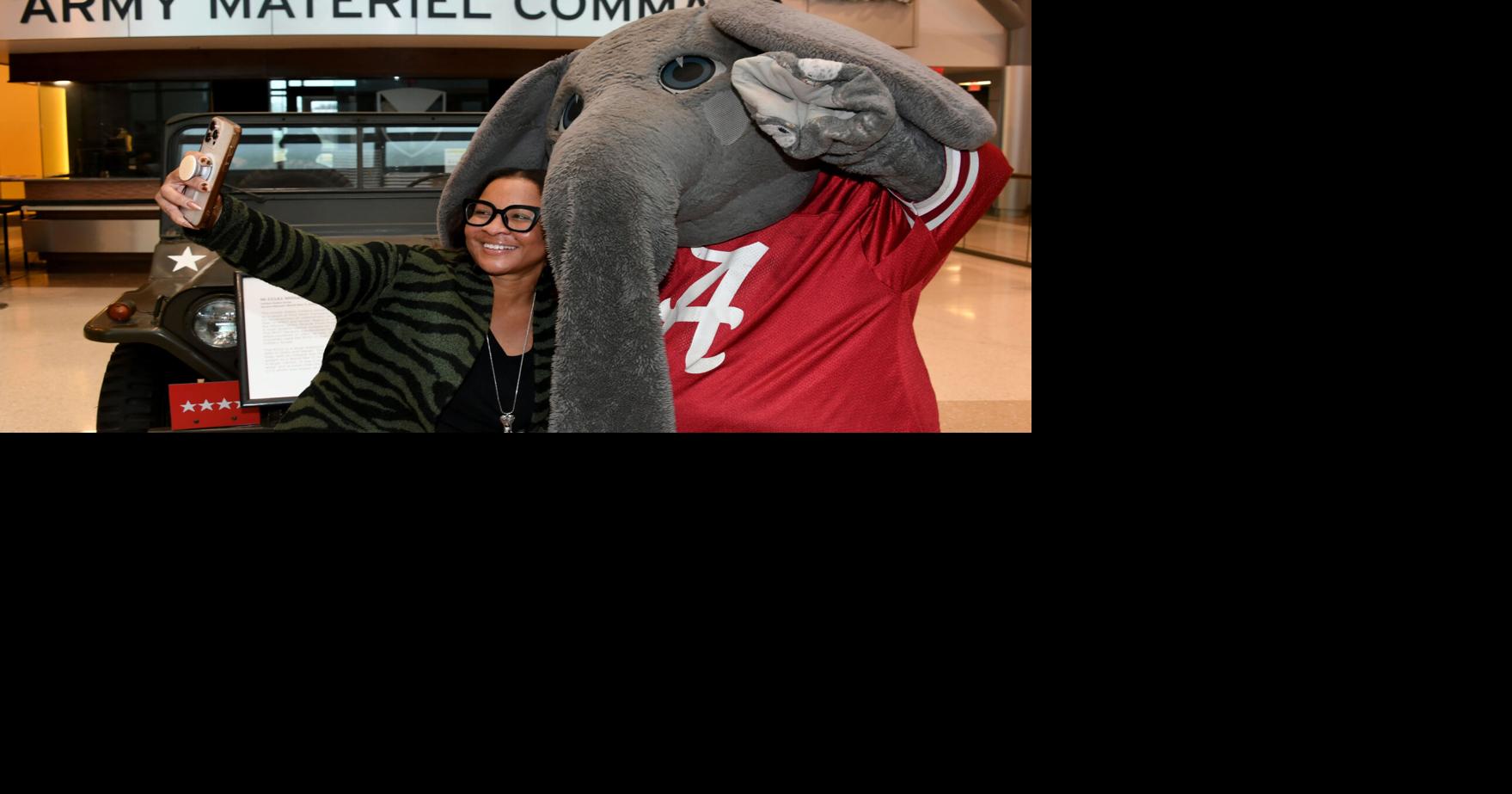 Big Al visits Redstone before Iron Bowl | News | theredstonerocket.com