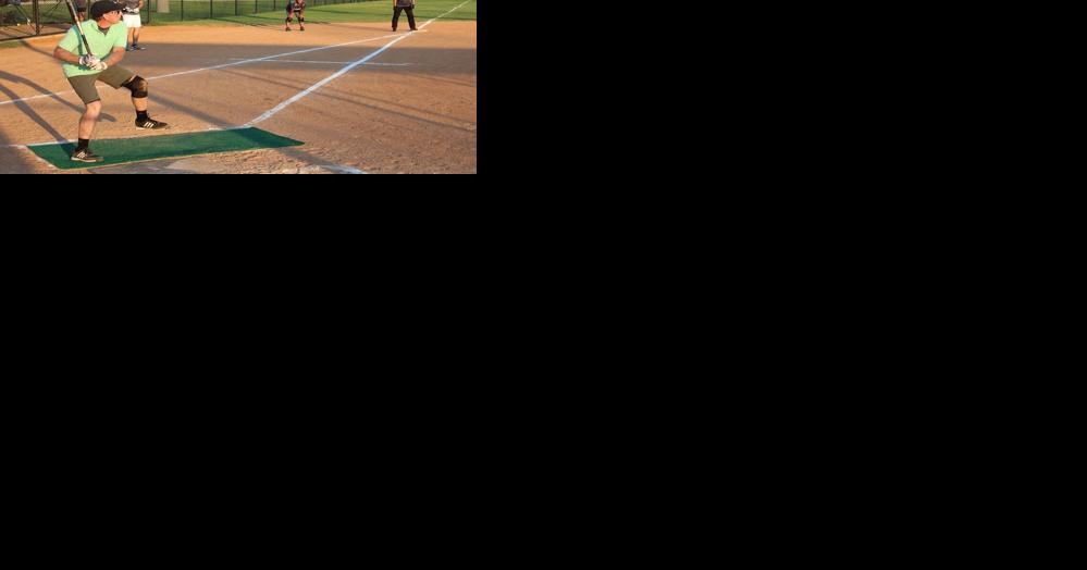 Jim Bean powers gray seniors past maroon - Vimarsana News