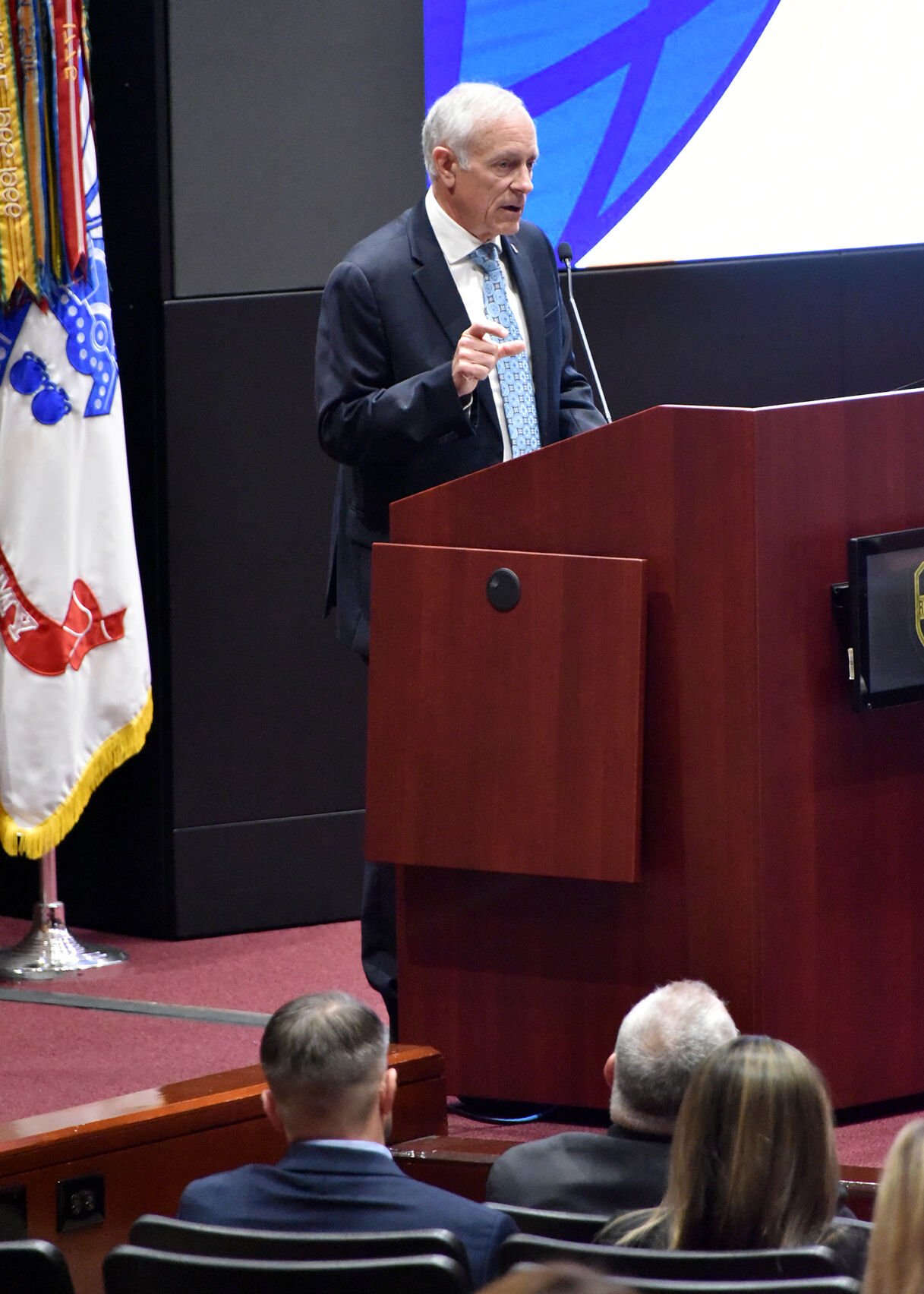 Strategic leadership shares contracting opportunities Military Scene