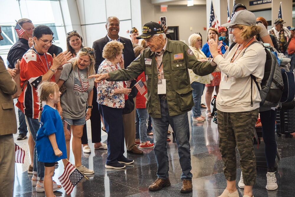 Crowds honor World War II veterans at Normandy D-Day celebrations