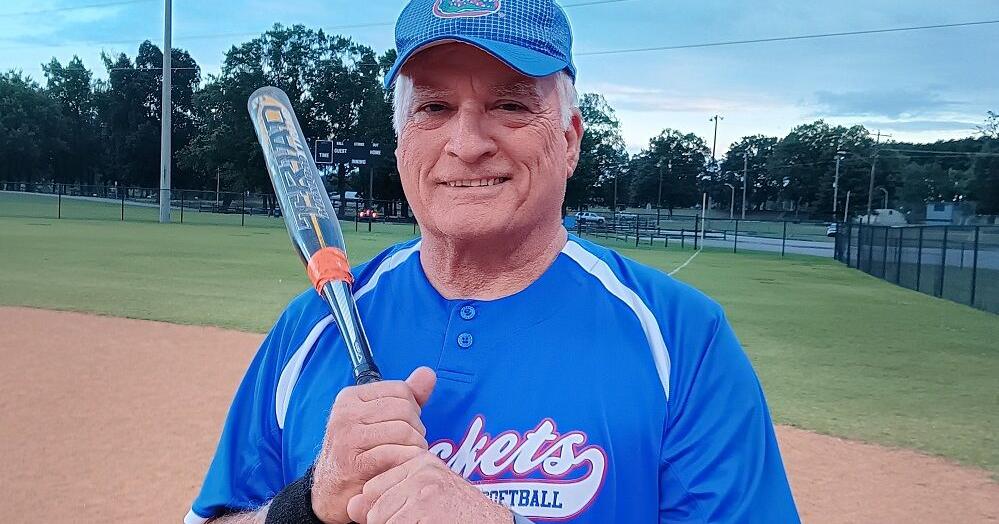 Royal blue Gator chomps at plate, in pitching circle - Vimarsana News
