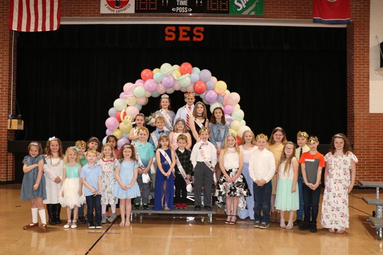 Surgoinsville Elementary crowns King, Queen, and Royal Court