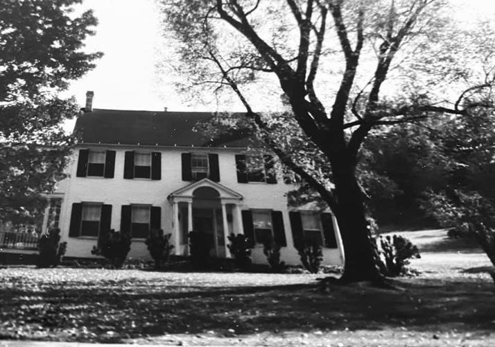 100yearold b Home wins Rogersville's Tour of homes decorating